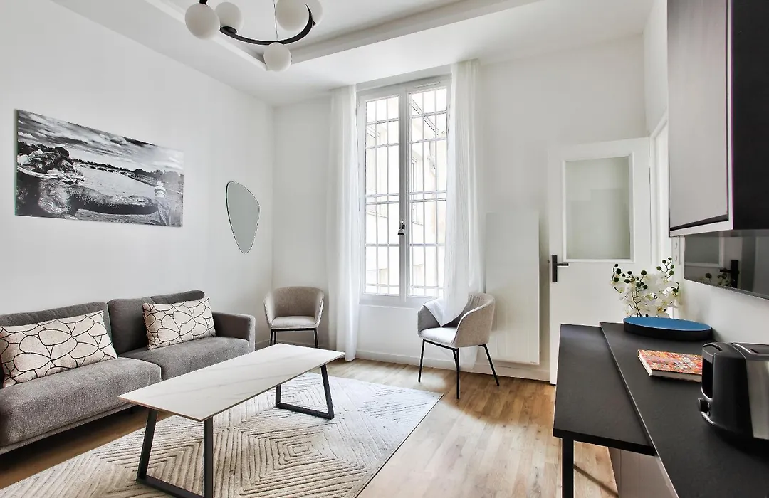 Marais Elegance Suite - Two Bedrooms-1
